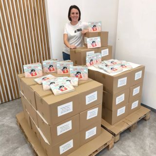 SLOVA z LÁSKY jsou TADY❤️🤩 Právě dnes knihy dorazily! Všechny předprodeje jsou zabalené a odeslané! A já mám obrovskou...